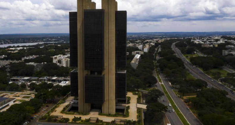 Senado aprova projeto de autonomia do Banco Central